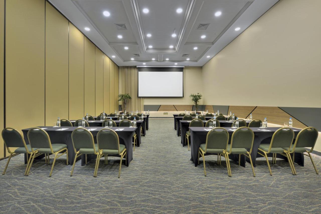 Hotel Deville Prime Porto Alegre Exterior photo Meeting room