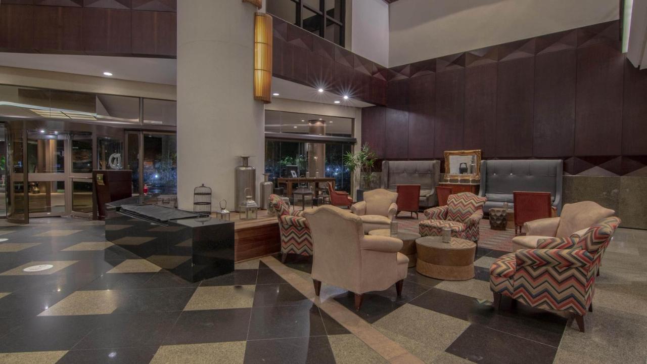 Hotel Deville Prime Porto Alegre Exterior photo The lobby of the hotel
