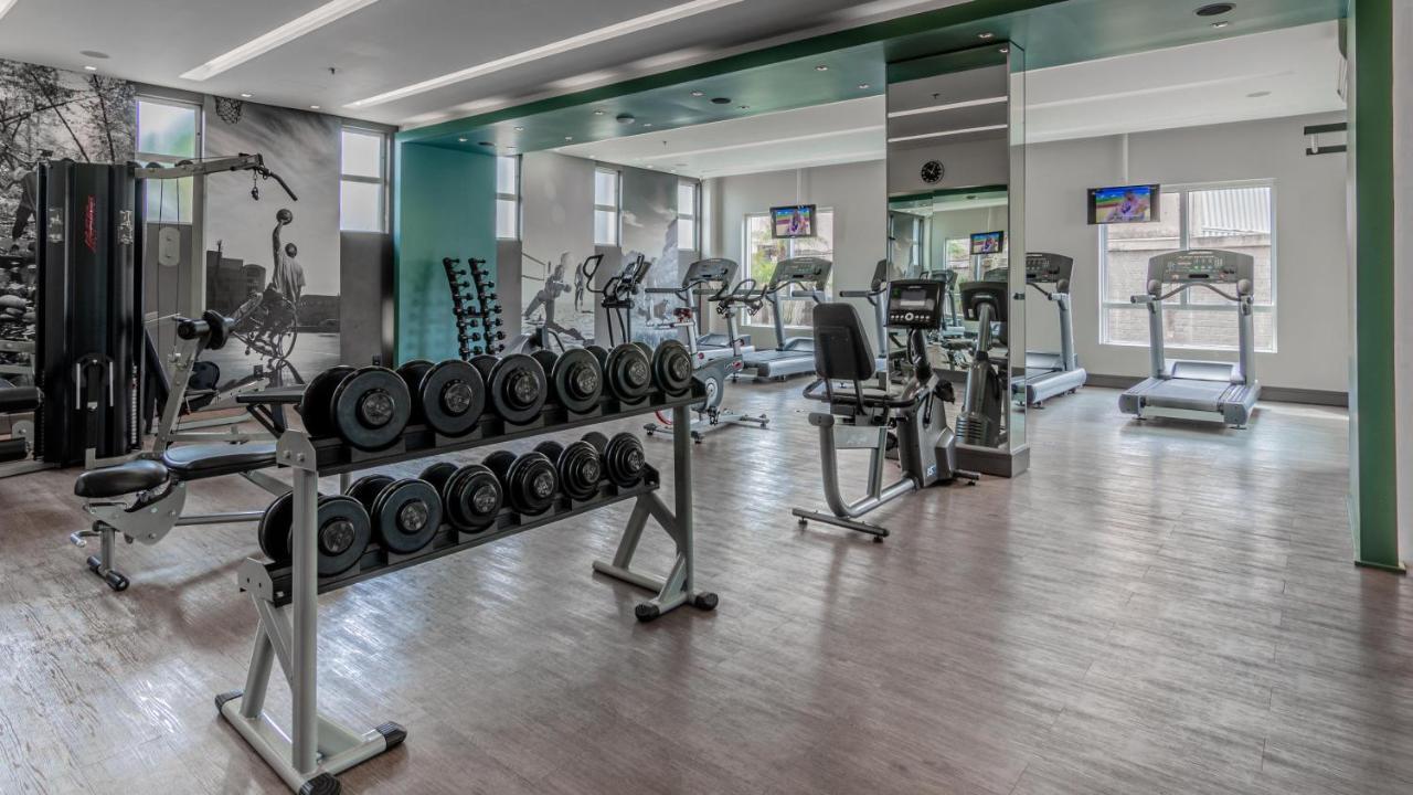 Hotel Deville Prime Porto Alegre Exterior photo The gym at the hotel