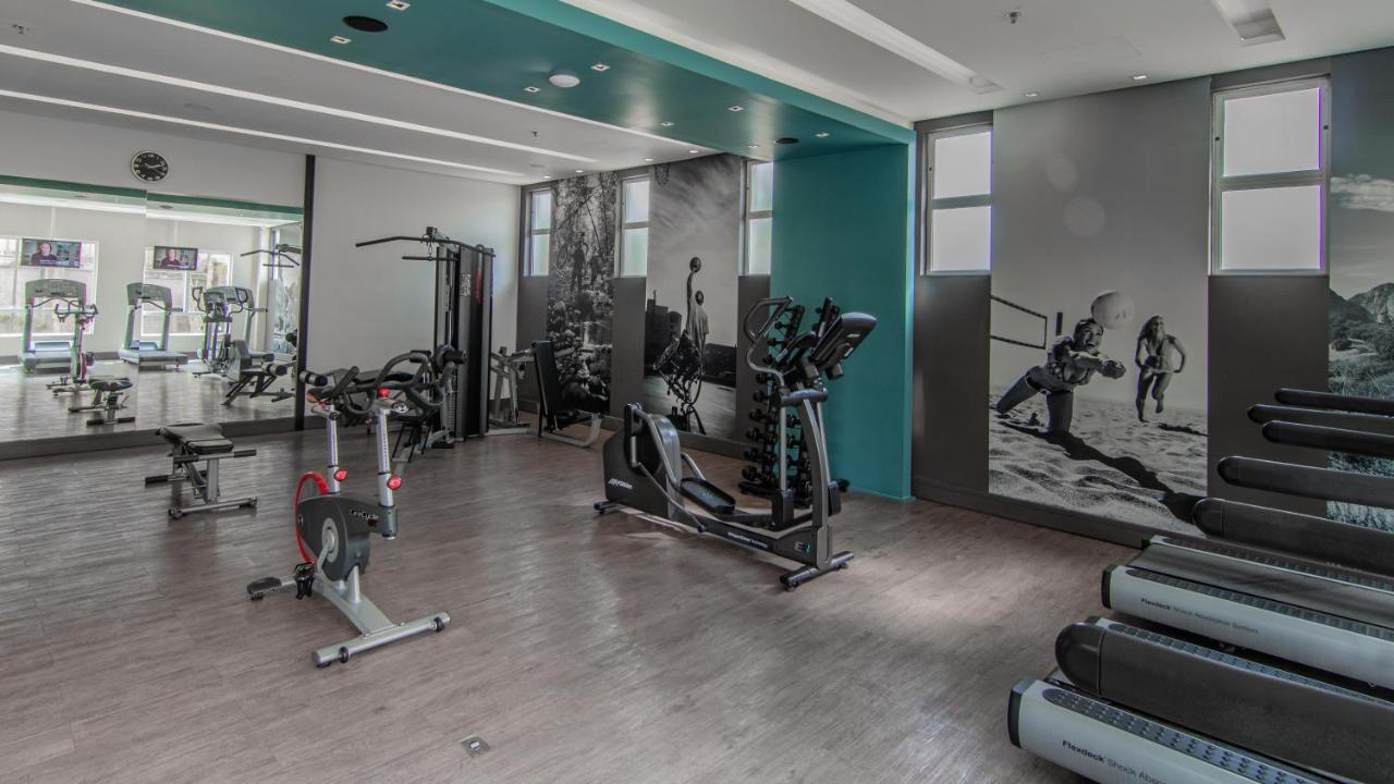 Hotel Deville Prime Porto Alegre Exterior photo The gym at the hotel