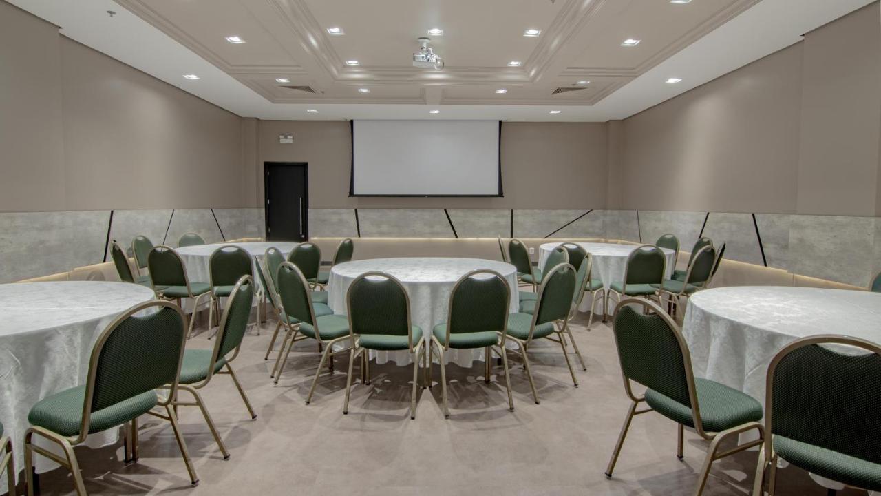 Hotel Deville Prime Porto Alegre Exterior photo Meeting room