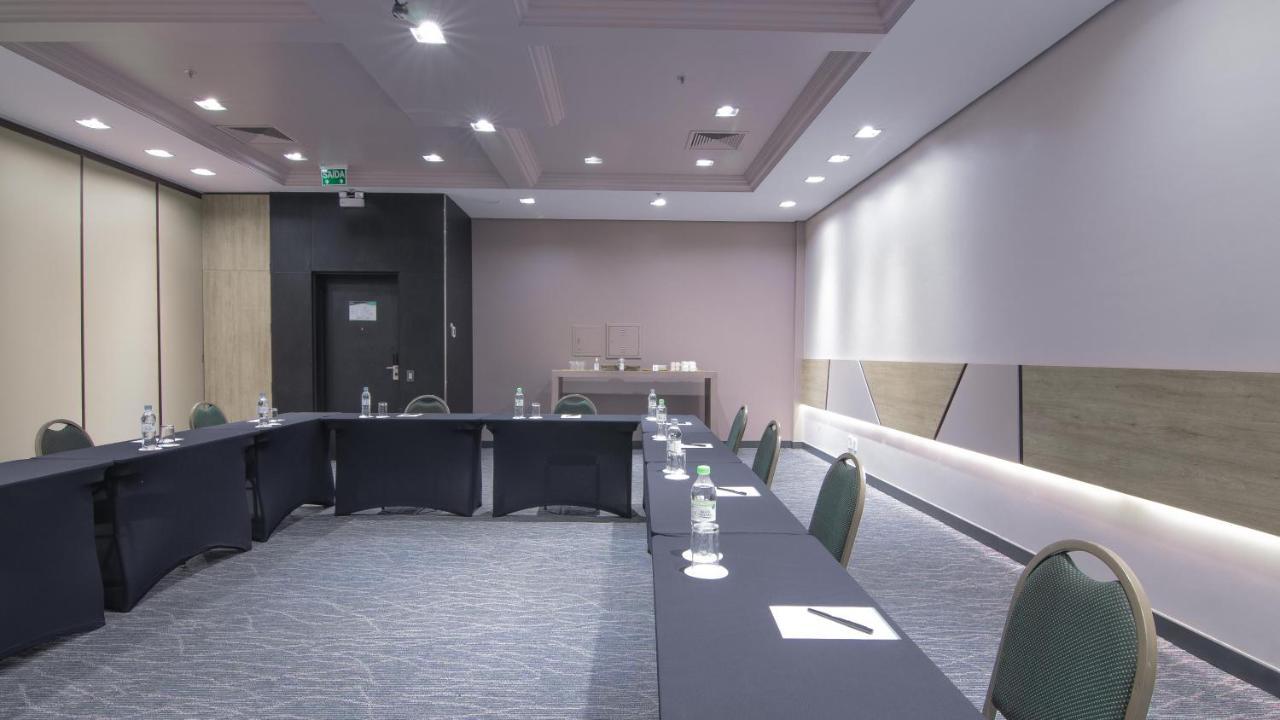 Hotel Deville Prime Porto Alegre Exterior photo Meeting room