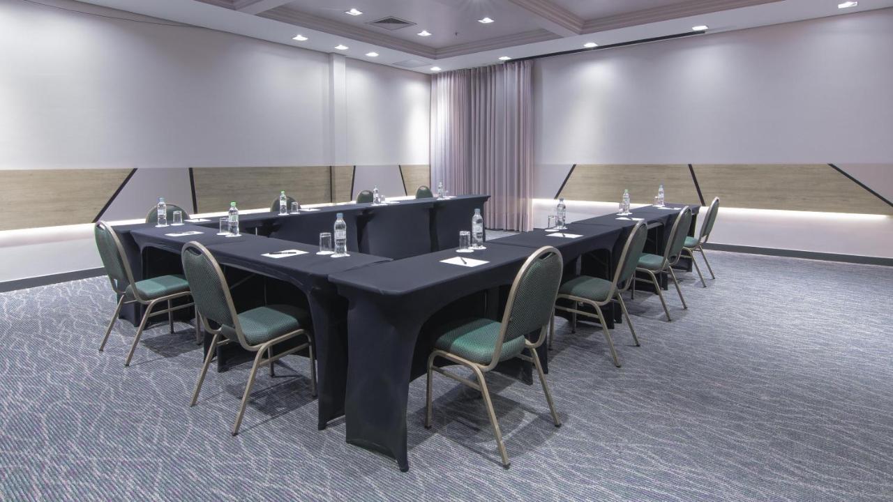 Hotel Deville Prime Porto Alegre Exterior photo Meeting room