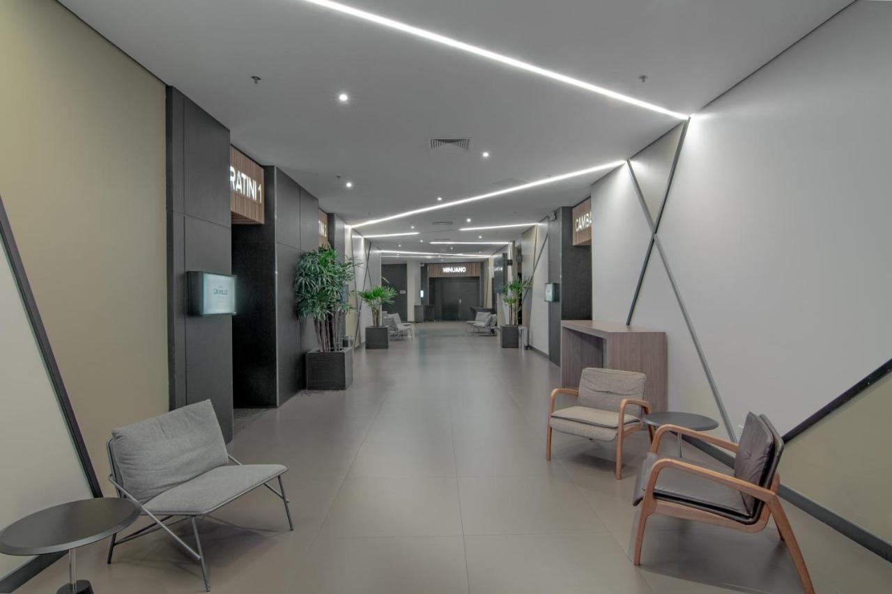 Hotel Deville Prime Porto Alegre Exterior photo Interior of the hospital